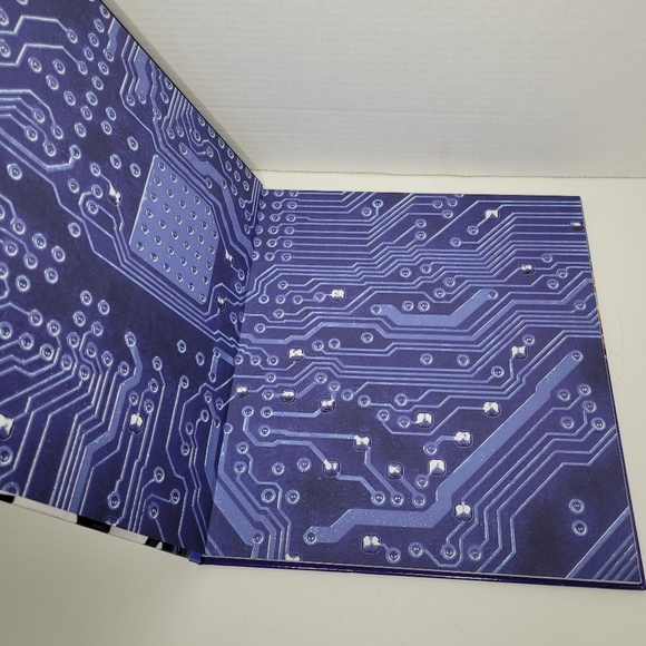 The Mighty World of Robots Excellent Non-fiction Hardcover Book - Picture 2 of 7